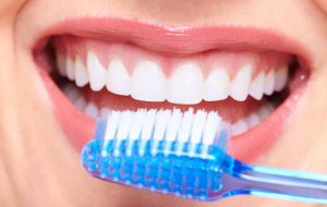 مسواک زدن در صبح بهتر است یا شب؟