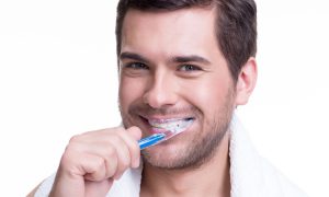 مسواک زدن در صبح بهتر است یا شب؟